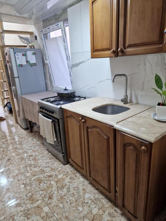 Apartment In Batoemi Buitenkant foto