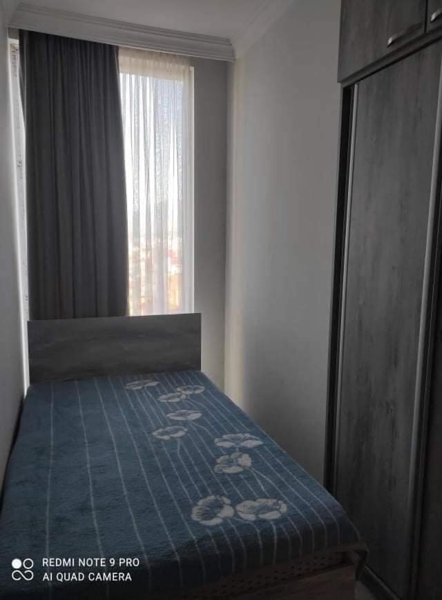 Apartment In Batoemi Buitenkant foto